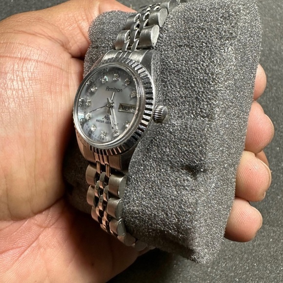 Armitron Now Womens Mother O Pearl Day Date Dial Jubilee Band Presidential Watch - Picture 4 of 7